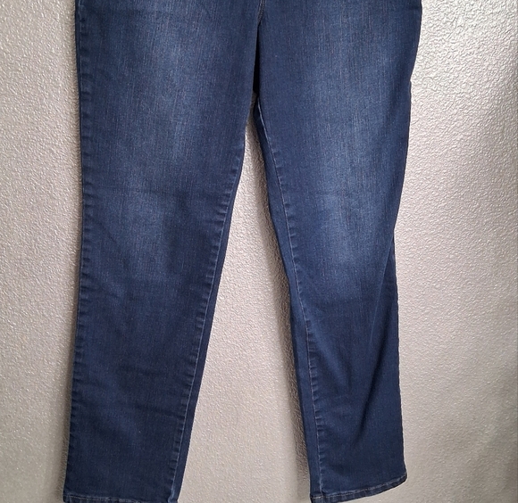 Classic Blue Slim Straight Jeans   Size 8 - Picture 3 of 9